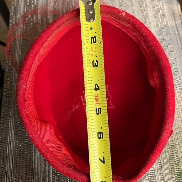 Cute red vintage hat - Picture 3 of 6